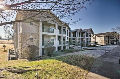 Family-Friendly Branson Condo with Outdoor Pool! - image 6