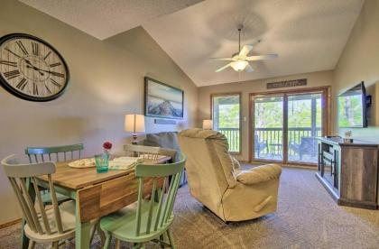 Cozy Branson Getaway 5 Min from SDC and the Lake! - image 3