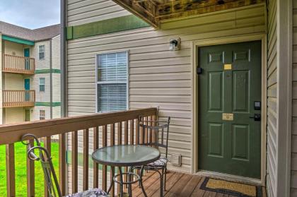 Pet-Friendly Branson Condo Lake and Pool Access! - image 4