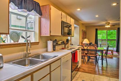 Pet-Friendly Branson Condo Lake and Pool Access! - image 9