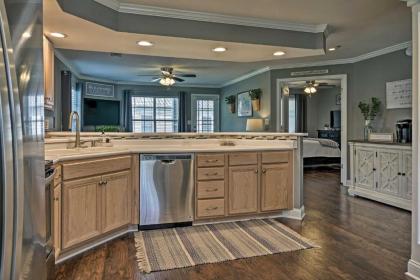 Modern Condo with Pool Access Near Table Rock Lake! - image 11