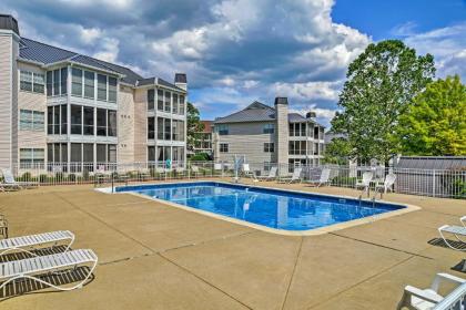 Modern Condo with Pool Access Near Table Rock Lake! - image 9