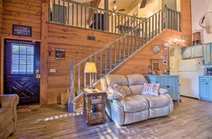 Charming Branson Getaway with Fireplace and Porch - image 3