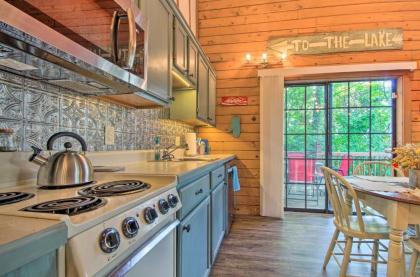 Charming Branson Getaway with Fireplace and Porch - image 9