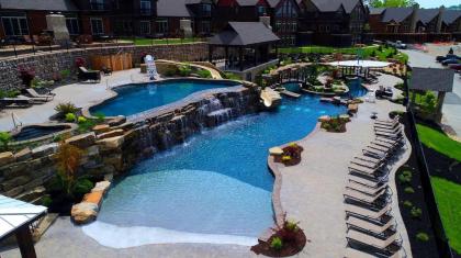 WaterMill Cove Resort 8Bed Lakefront Lodge POOL LAZY RIVER 2 miles to SDC Dock - image 17