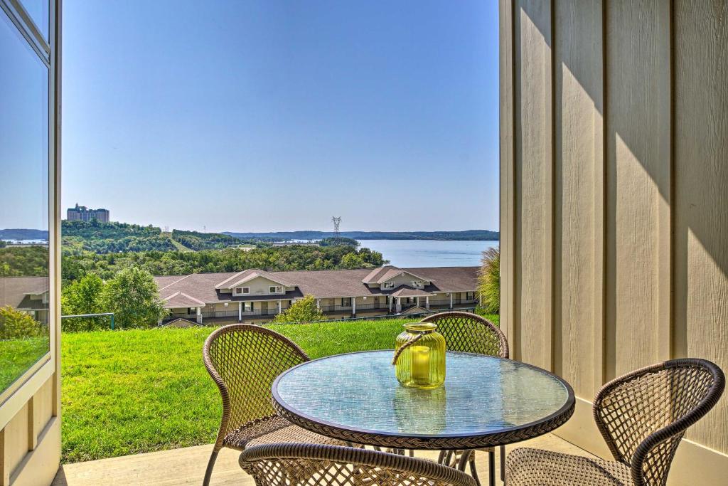 Condo with Table Rock Lake Views 6 Mi to Strip - image 5