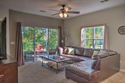 Quiet Resort Condo with Patio 5 Mi to 76 Strip