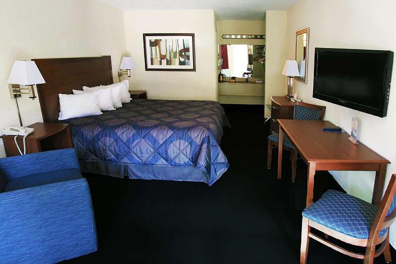 Travelodge by Wyndham Branson - image 3