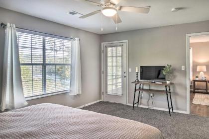 Modern Branson Escape with Lake Taneycomo Views - image 17