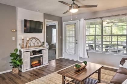 Modern Branson Escape with Lake Taneycomo Views - image 4