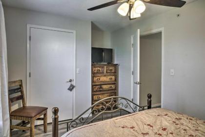 Cozy Condo with Pool 4 Mi to Silver Dollar City - image 12