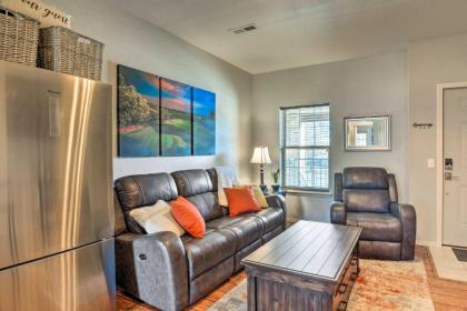 Cozy Resort Condo on Ledgestone Golf Course! - image 8