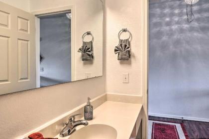 Ideally Situated Stone Bridge Studio Condo! - image 12