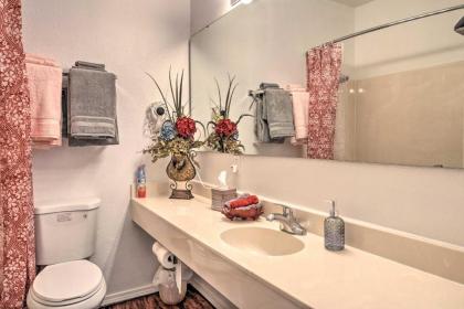 Ideally Situated Stone Bridge Studio Condo! - image 14