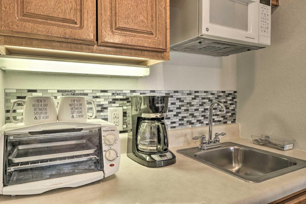 Ideally Situated Stone Bridge Studio Condo! - image 6