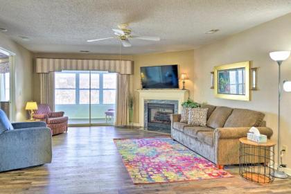 Cozy 2nd-Floor Resort Condo - 3 Miles to 76 Strip! - image 12