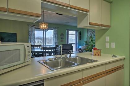 Comfy Condo with Resort Amenities Near Downtown - image 11