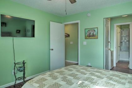 Comfy Condo with Resort Amenities Near Downtown - image 14