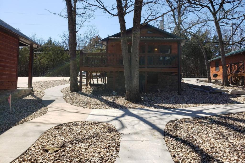 Cave Lane One Bedroom Cabin - main image