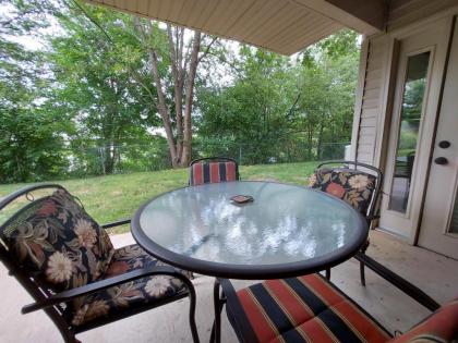 Solace Space at Foothills - CLOSE TO ALL OF BRANSON!! Luxury Comfort! - image 2