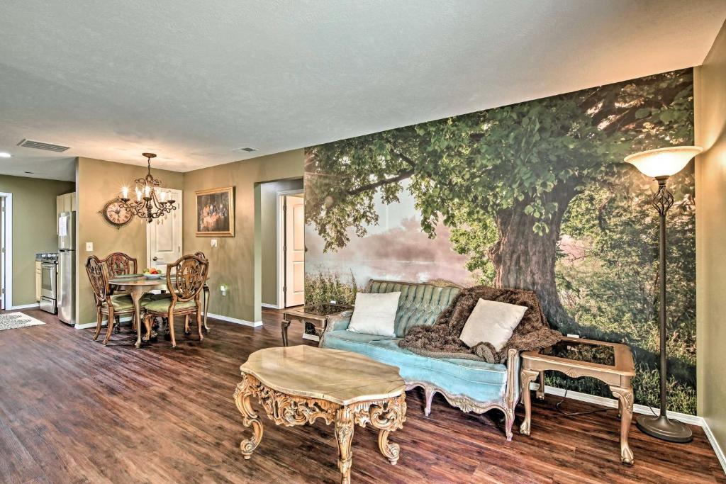 Charming Vintage Condo with Patio and Pool Access - main image