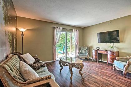 Charming Vintage Condo with Patio and Pool Access - image 3