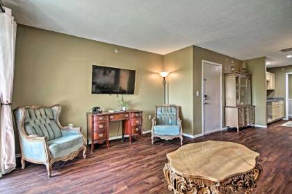 Charming Vintage Condo with Patio and Pool Access - image 6