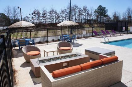 La Quinta Inn & Suites by Wyndham Braselton - image 2