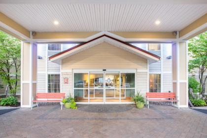 Holiday Inn Express Hotel & Suites Brattleboro an IHG Hotel - image 5