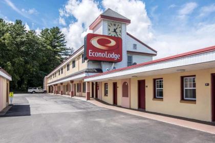 Econo Lodge Brattleboro - image 9