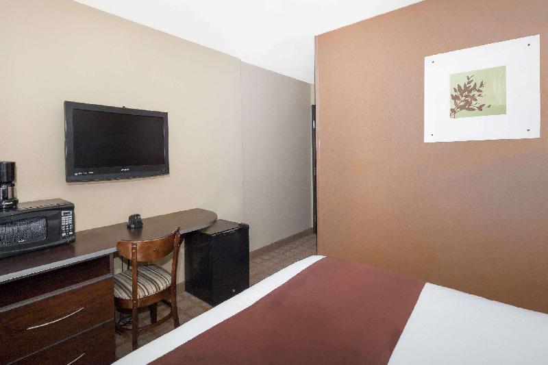 Microtel Inn & Suites By Wyndham Breaux Bridge - image 5