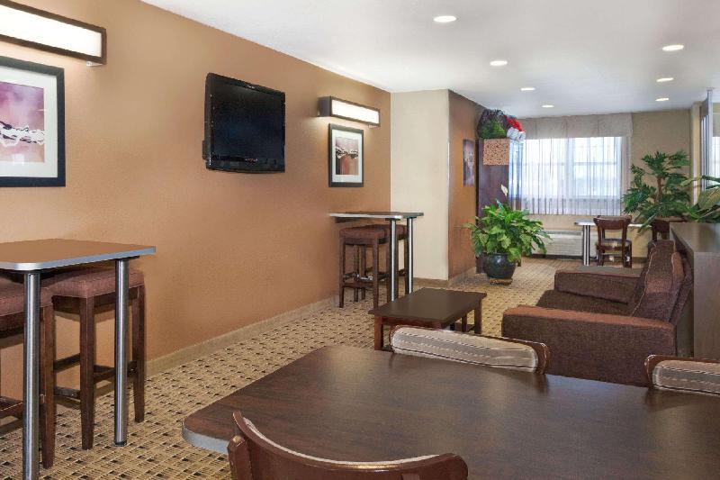 Microtel Inn & Suites By Wyndham Breaux Bridge - image 6