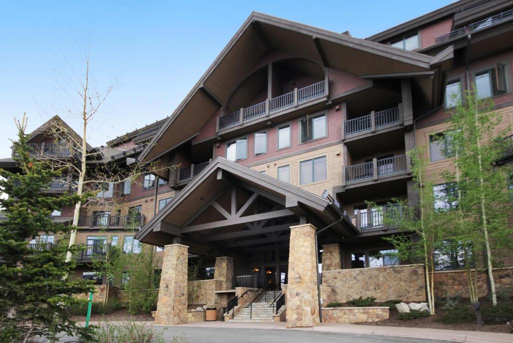 Crystal Peak Lodge By Vail Resorts - main image