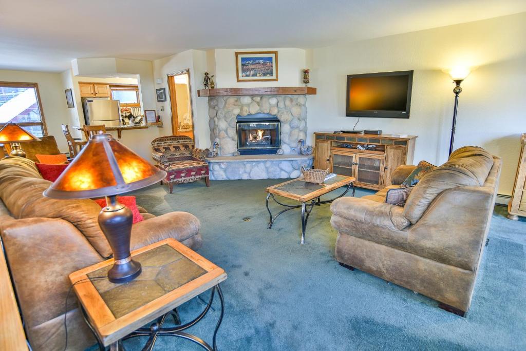 Pine Creek L Townhome - image 5