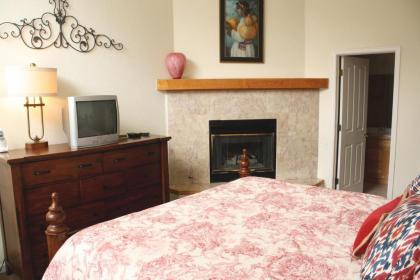 Pinecreek #I - 3 BR - Private Hot Tub - Close to Town - Shuttle to Slopes - image 5