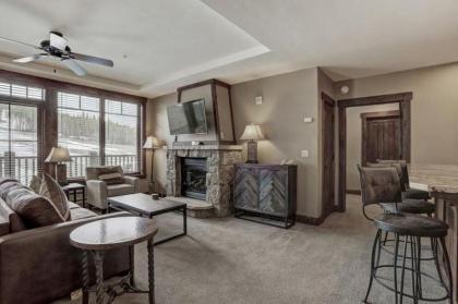 Breckenridge Crystal Peak Lodge 2 Bedroom Luxury Condo On-Site Check-In & Concierge - image 4