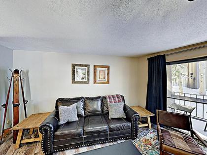 New Listing! Stylish Updated Ski Condo with Hot Tubs condo - image 5