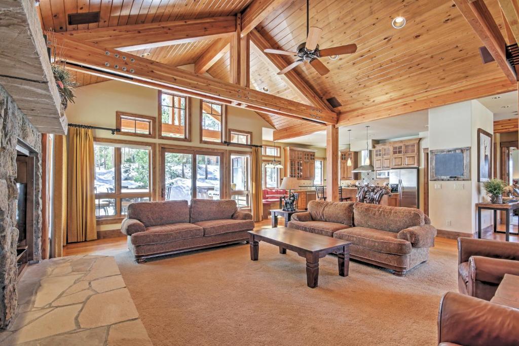 Spacious Breck Ski Lodge 5 Mins to Peak 8 Gondola! - image 2