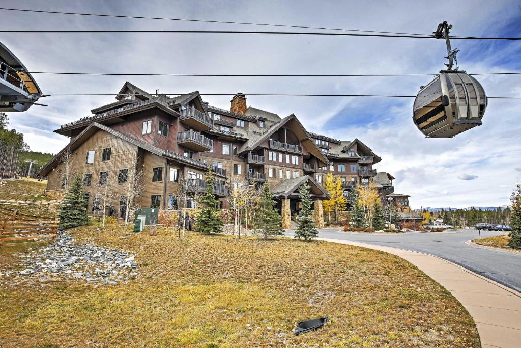 Ski-In and Ski-Out Breckenridge Resort Condo at Peak 7 - main image