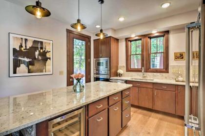 Stunning Breckenridge Home with Hot Tub Explore DT! - image 3