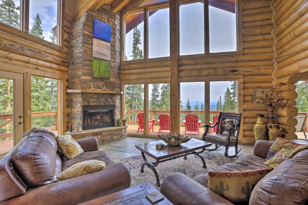 Rustic Breckenridge Escape with Hot Tub and MTN Views! - main image