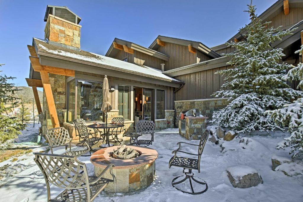 Mountainside Home with Hot Tub Steps to Ski Shuttle! - main image