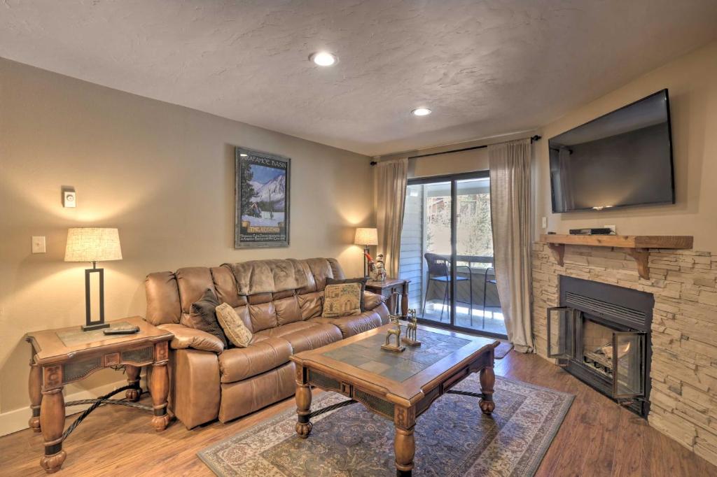 Chic Breck Condo Ski-In and Ski-Out at Peak 8! - main image