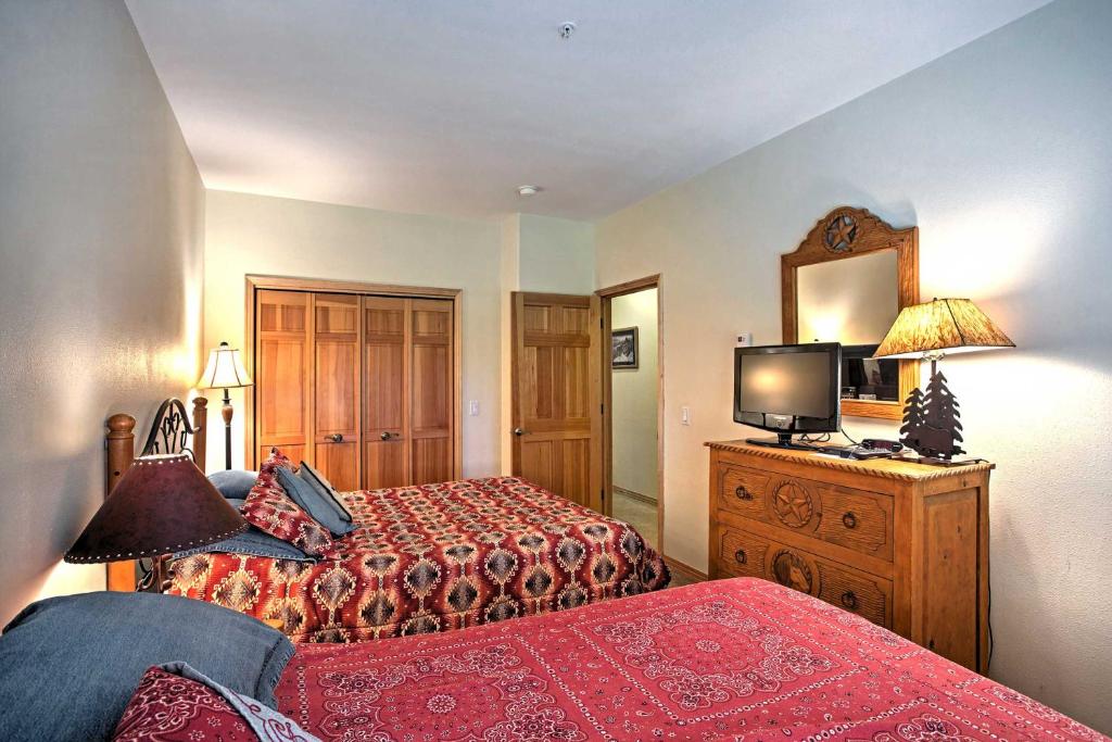 Quaint Mtn Condo about 2 Mi to Breckenridge Ski Slopes! - image 2