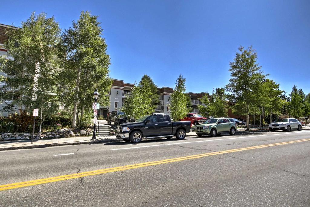 Main St Breck Condo with Mtn Views - Walk to Lifts! - image 6