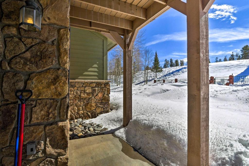 Cozy Ski Condo Near Breckenridge Golf Club! - image 6