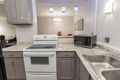 Gold Creek 30W Condo Remodeled On Main St - image 14