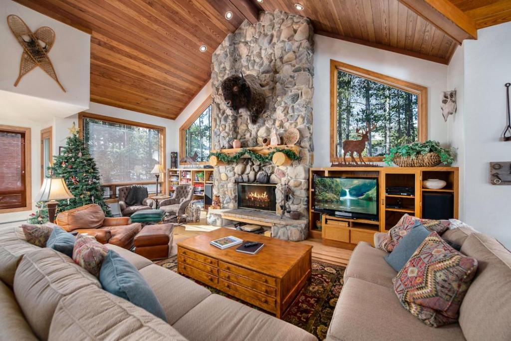 Boulder Ridge Lodge Huge Ski In Home Sleeps 22 - main image