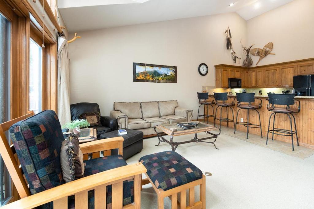 One Breckenridge Place 6 Townhome - Stroll to Main St Slopes - main image