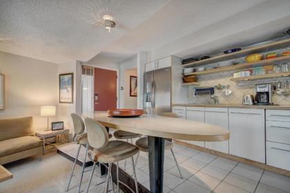 Scandi-Chic Condo - 4 Minutes to Main St - image 12